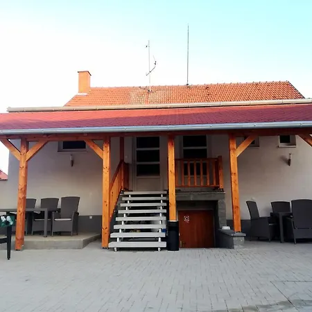 U Kratochvilu * Dolní Dunajovice